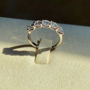 Platinum 4mm lab round diamond band